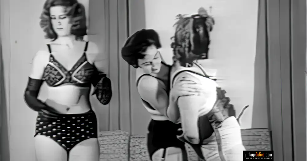1000px x 525px - 3 Women 1950s BDSM Action: Bullet Bras, Nylons, High Heels, Fetish