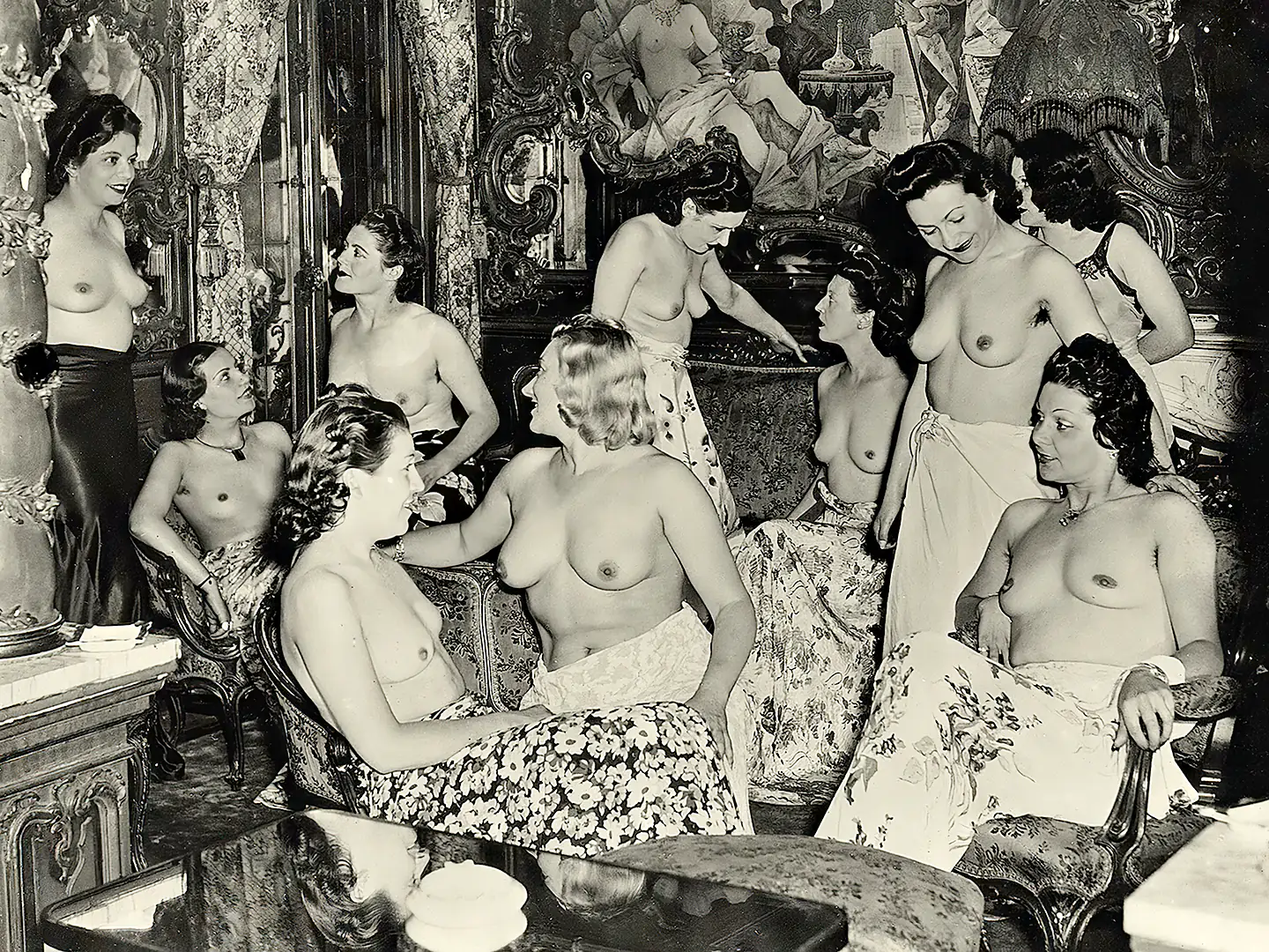 Vintage burlesque porn videos with 10 topless women with beautiful tits talking and waiting for a group sex orgy