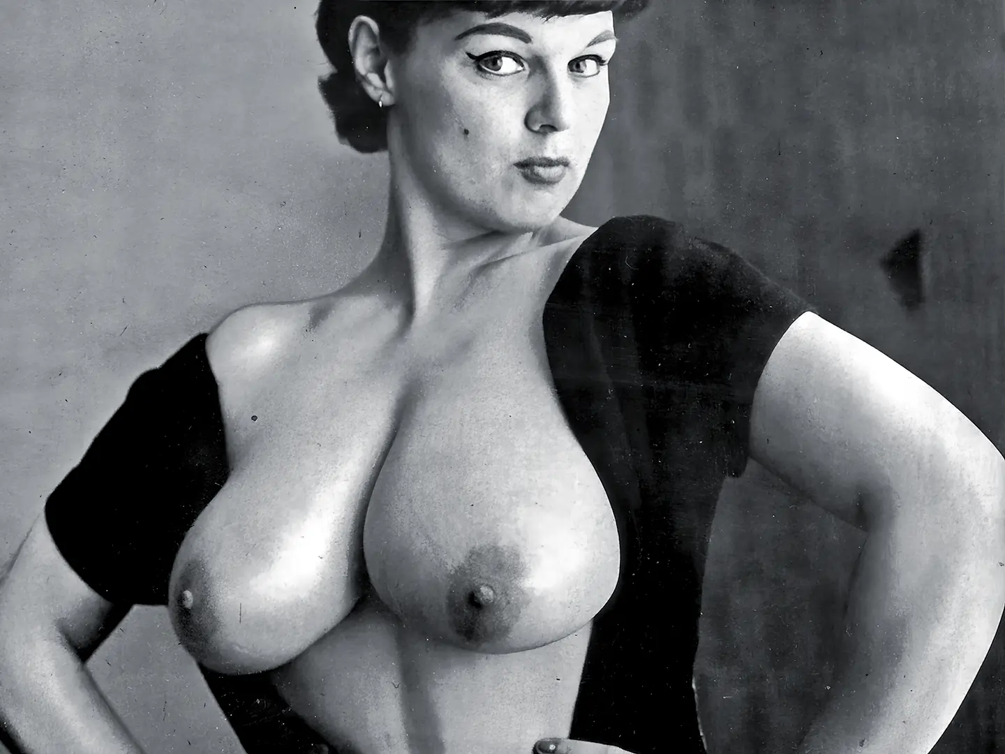 Vintage topless porn videos with lorraine burnett portraying her big and beautiful tits with hard nipples without a bra
