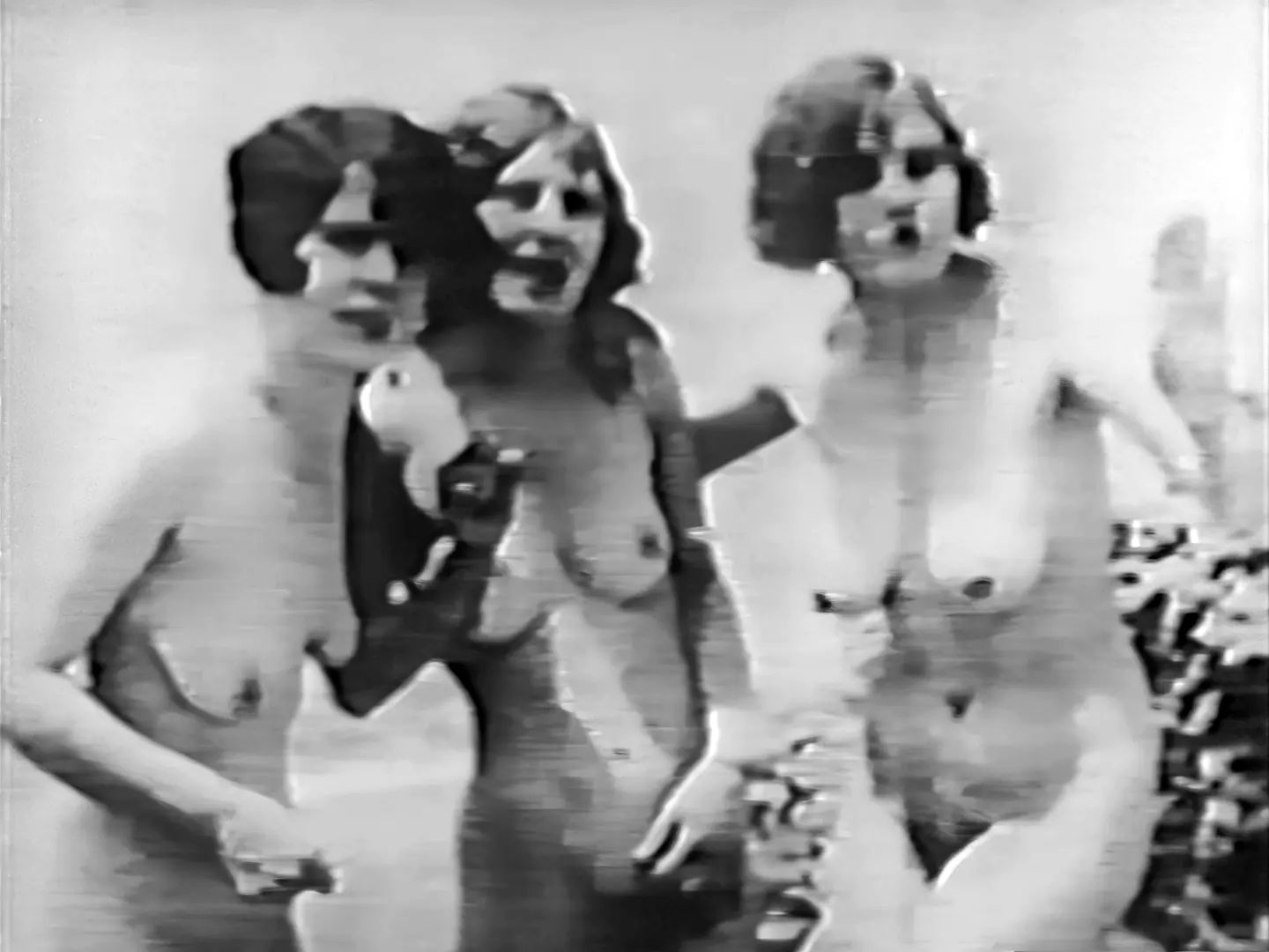 3 Naked Girls in Beach Cabin's Gloryhole